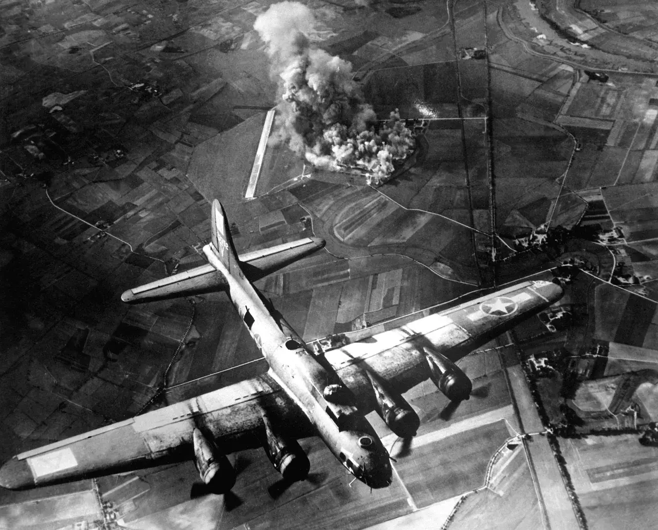 Bombing of a factory at Marienburg, Germany, on 9 October 1943 (Credit: US Air Force, Public Domain)