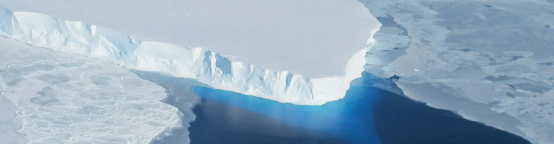 Thwaites Glacier Tongue (2012) (Credit: NASA ICE / James Yungel / CC BY 2.0)