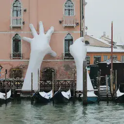 Giant Hands, called Support, in a rare snowy event in a floating city of Venice.jpg