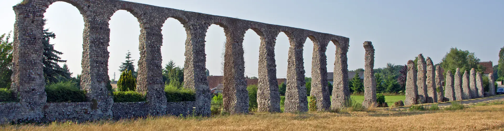 Roman aqueduct of Luynes (Credit: Daniel Jolivet)