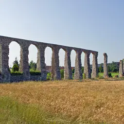 Roman aqueduct of Luynes