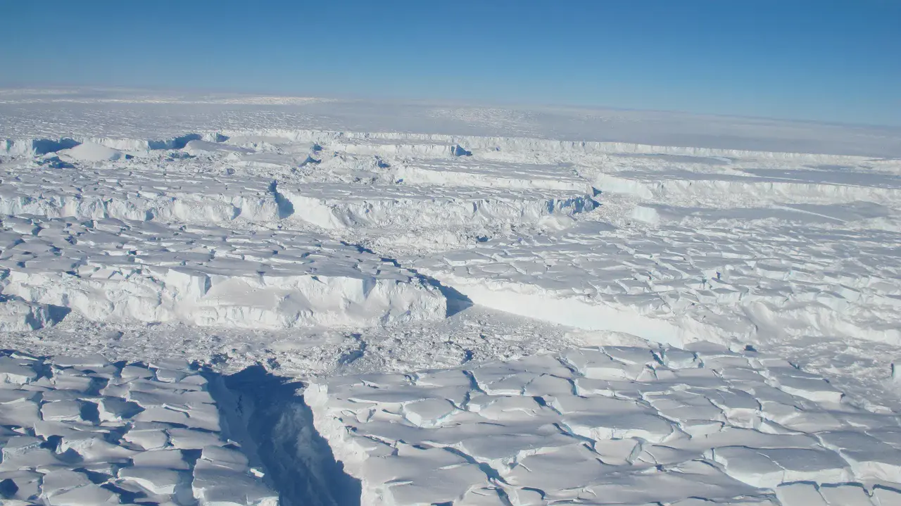 Crevassed Thwaites ice (Credit: NASA / J. Yungel)