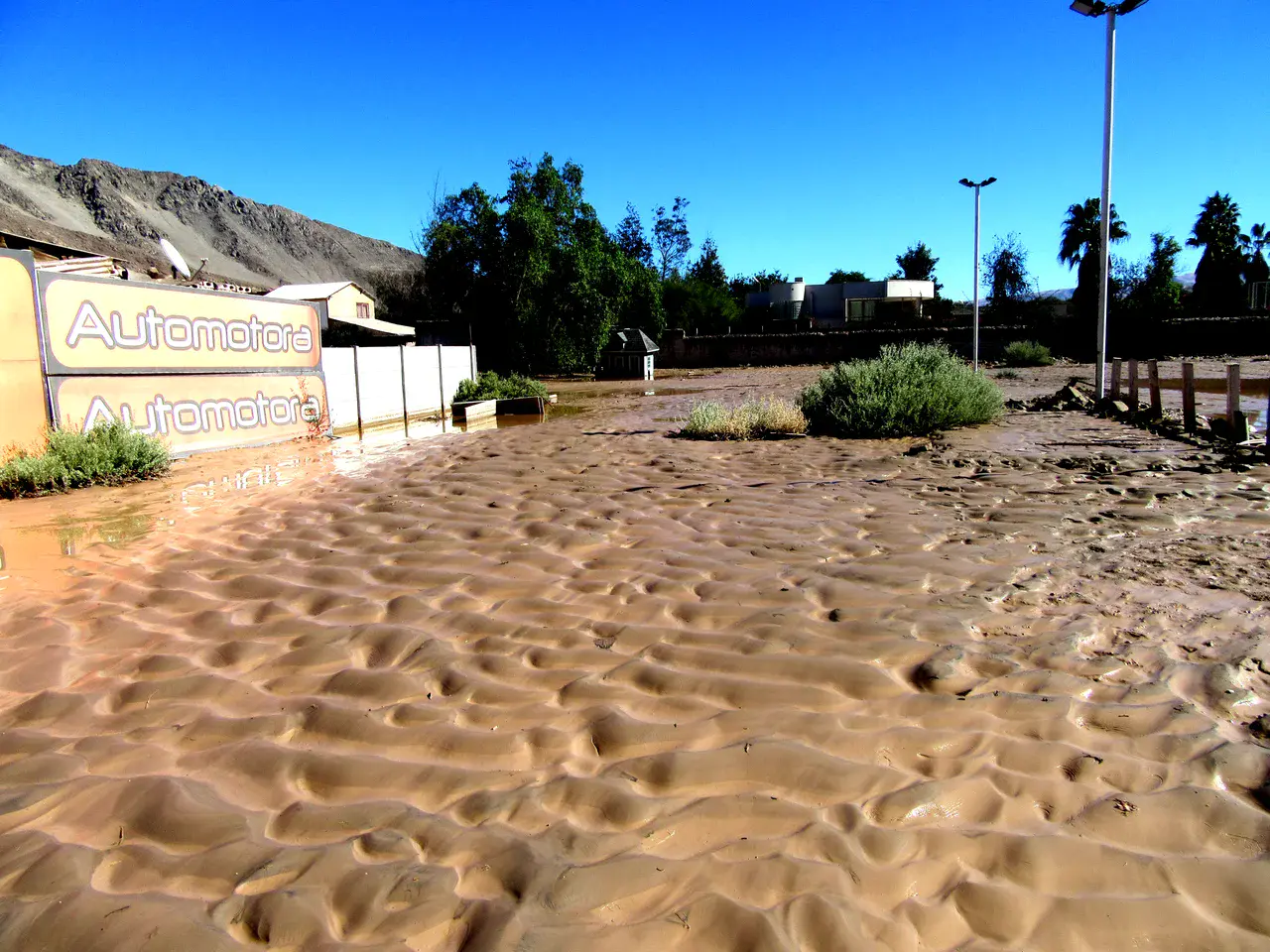 Sedimentary record of catastrophic floods in the Atacama Desert (Credit: Manu Abad via Imaggeo)