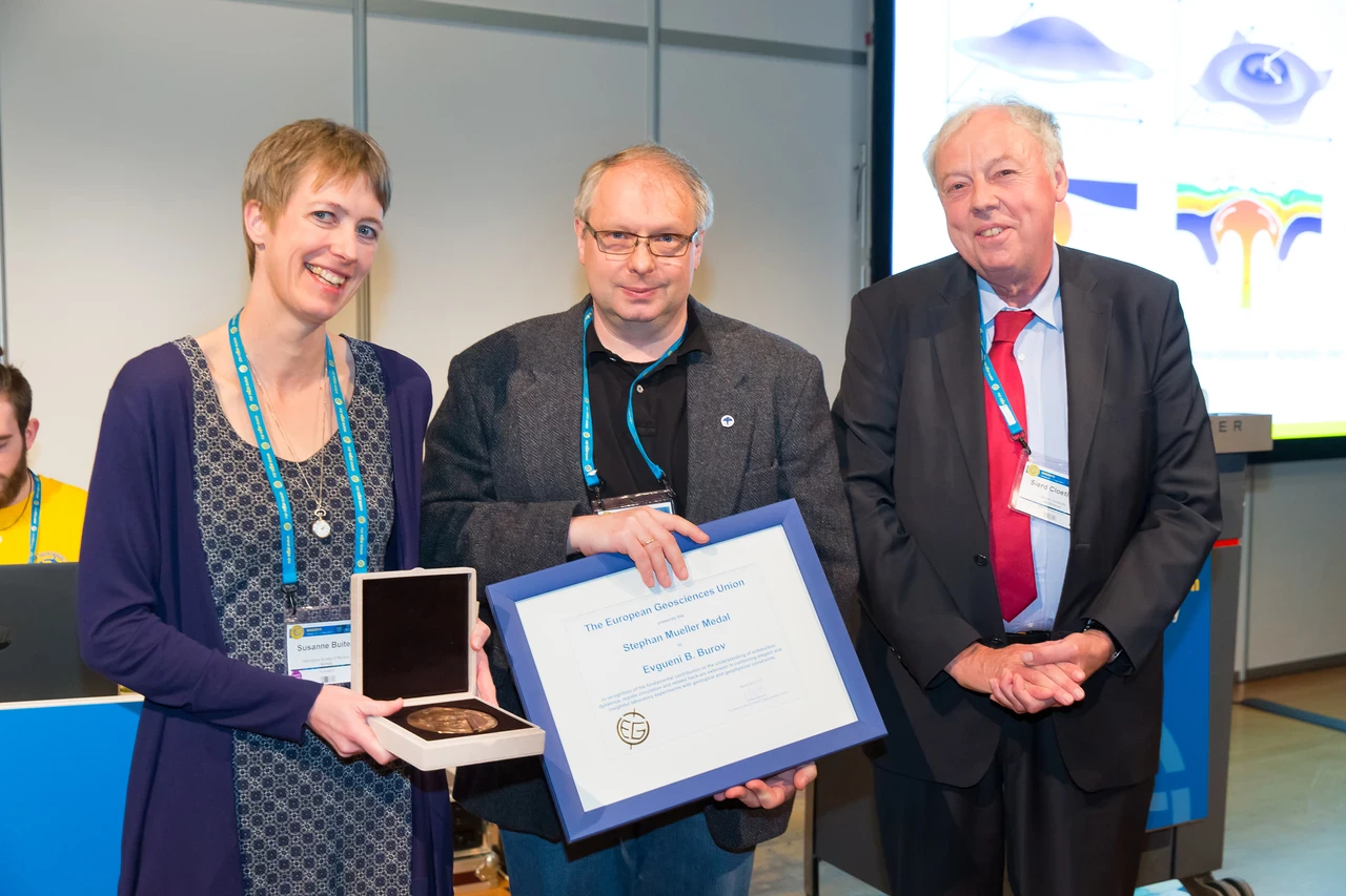 Stephan Mueller Medal Lecture by Evgene on 14 April 2015 (Credit: EGU)
