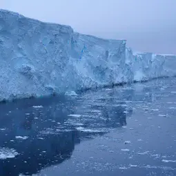 Ice cliff