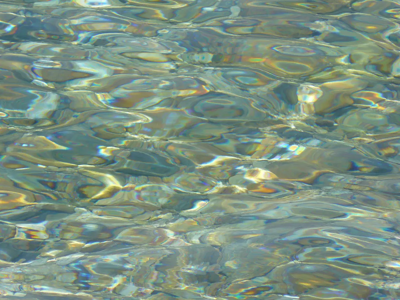 Refractive caustic network (Credit: Konstantinos Kourtidis (distributed via imaggeo.egu.eu))