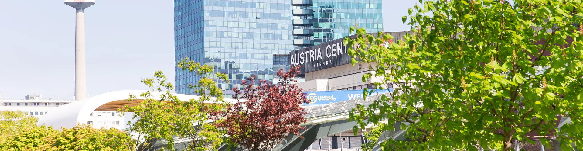 The path leading to the Austria Center Vienna during the EGU 2016 General Assembly (Credit: EGU/Foto Pfluegl)