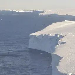 Ice front of Thwaites Glacier