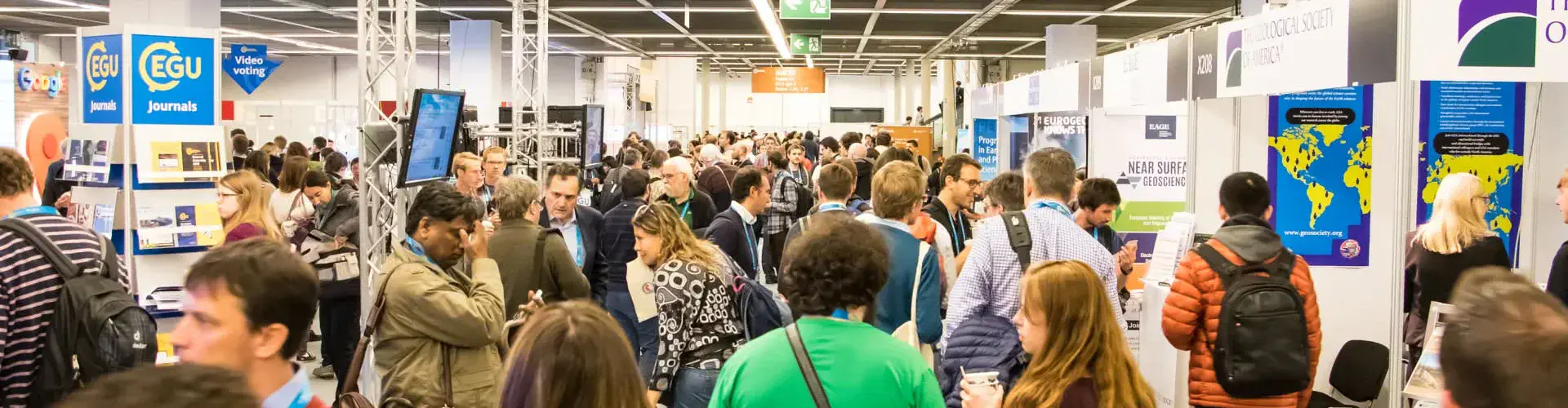 Crowds at the EGU 2017 General Assembly (Credit: EGU/Foto Pfluegl)