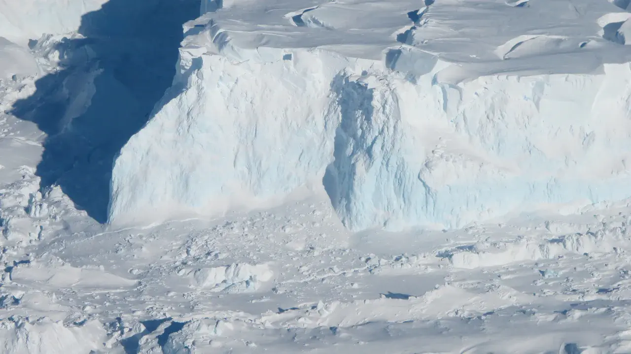 Thwaites Glacier (Credit: NASA/James Yungel)