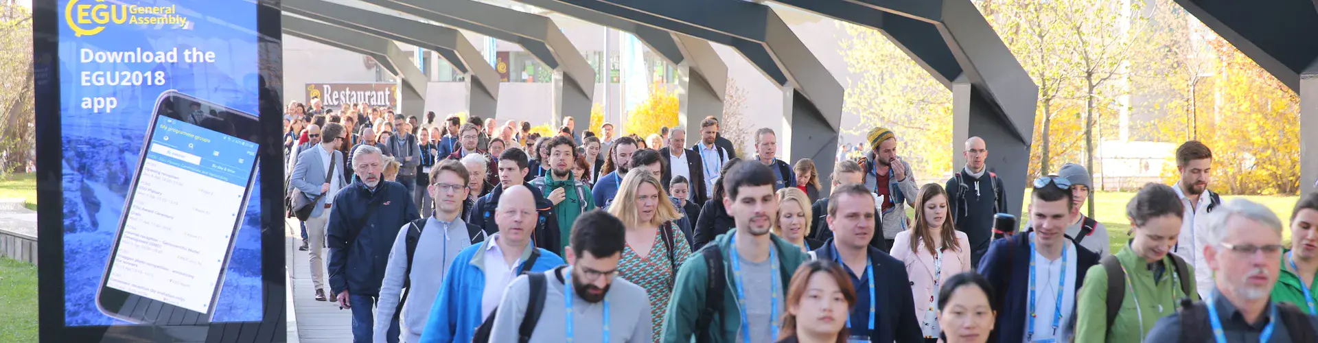 Participants arriving at the ACV during the EGU General Assembly 2018 (Credit: EGU/Foto Pfluegl)